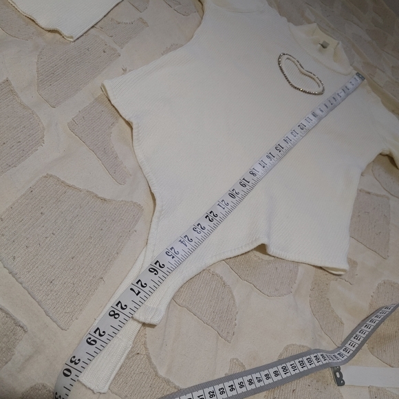 Guess Rhinestone Heart Cutout Ribbed Bodysuit Size M - Picture 12 of 12